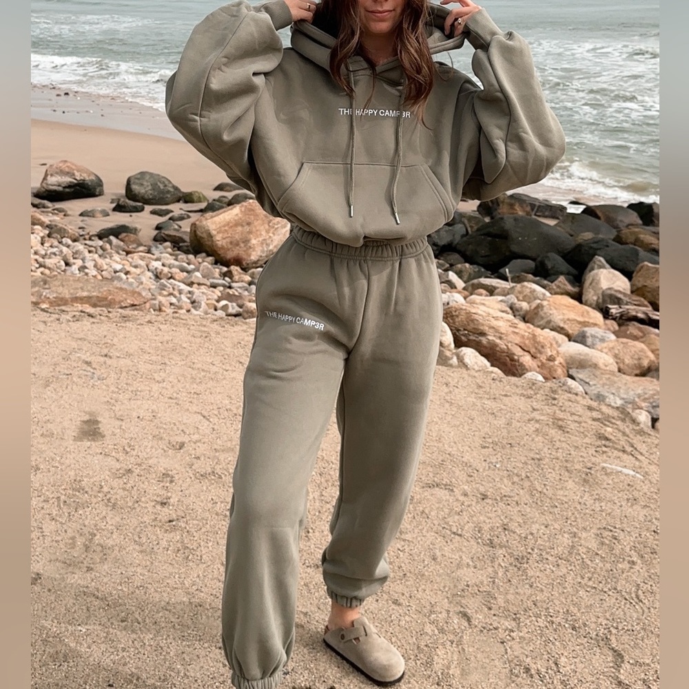 HAPPY CAMP3R Cloud Cropped Hoodie Set - Dusty Olive